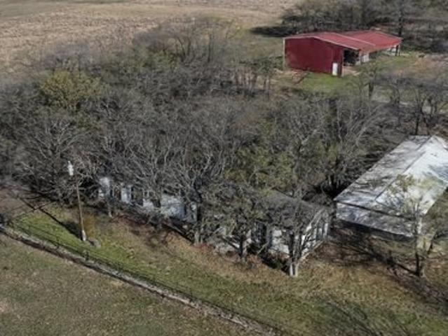 House for sale in Sunset, Texas