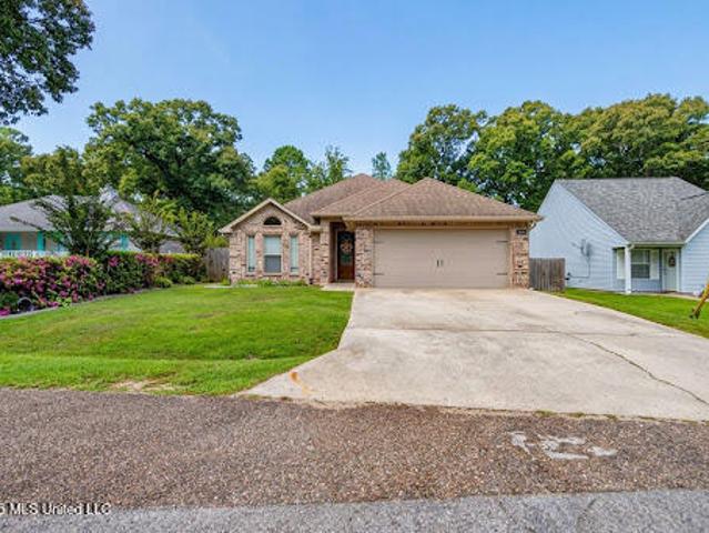 House for sale in Diamondhead, Mississippi