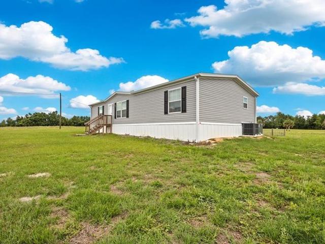 House for sale in Trenton, Florida