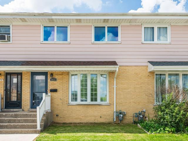 Townhouse for sale in Schiller Park