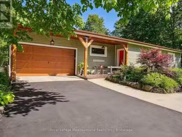 House for sale in Ontario