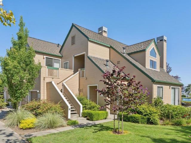 Condo for sale in Alameda, California