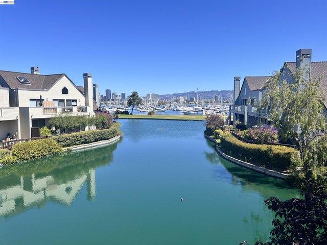 Condo for sale in Alameda, California