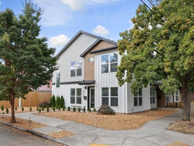 Townhouse for sale in Oregonia
