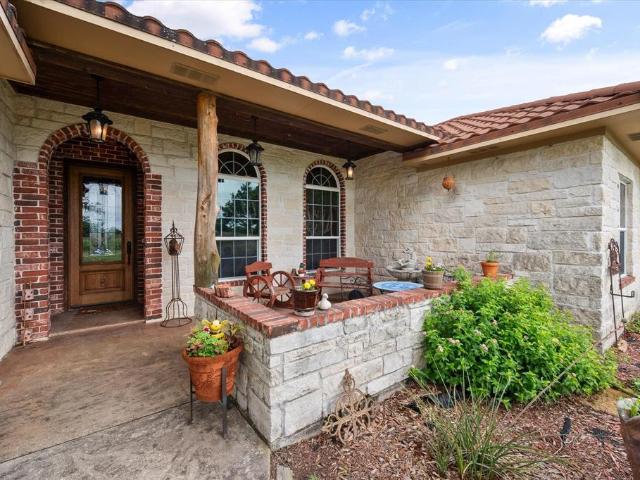 House for sale in Navarro, Texas