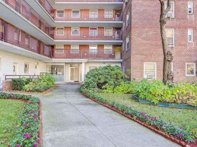 House for sale in Rego Park House for sale in Rego Park