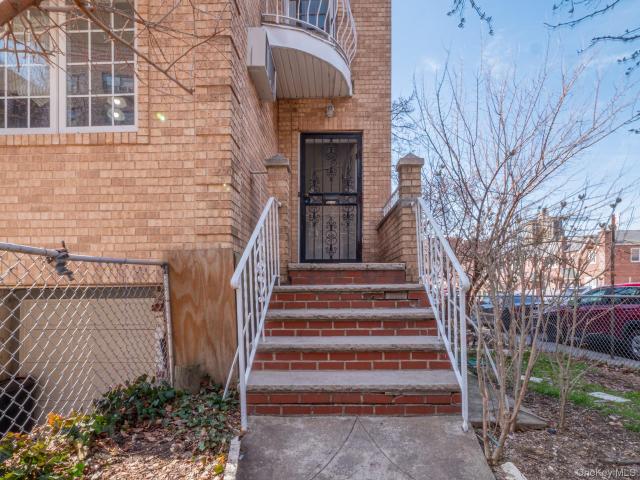 House for sale in Queens, Arverne