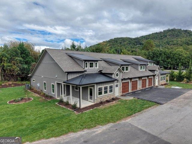 Townhouse for sale in Hiawassee, Georgia