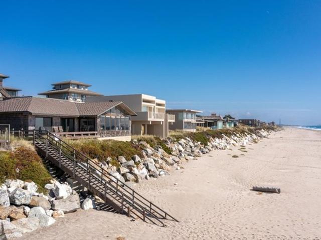 House for sale in Freedom, California