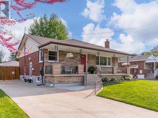House for sale in Ancaster, Ontario