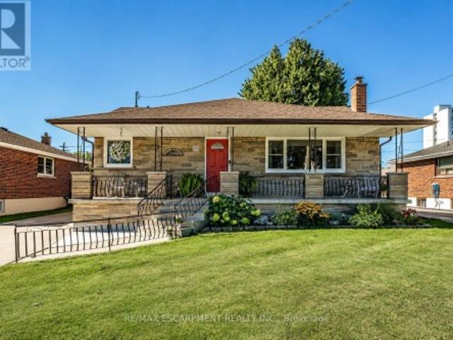 House for sale in Ancaster, Ontario