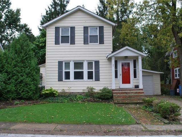 House for sale in Chagrin Falls Triangle Park Commercial Historic District, Chagrin Falls