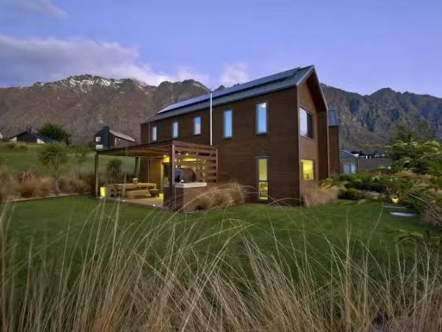 House for sale in Otakou