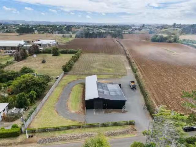 House for sale in Awhitu