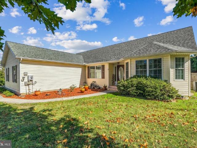 House for sale in Fort Hill Farms, Hedgesville