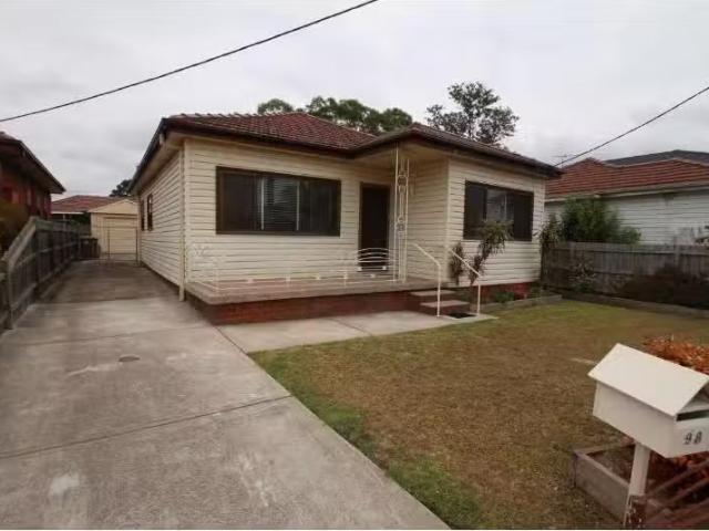 House for rent in Old Guildford