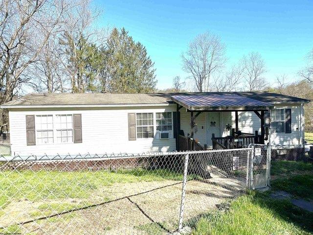 House for sale in Mount Clare, Illinois