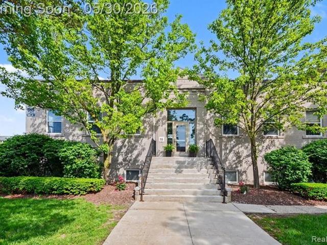 Condo for sale in Mount Clemens, Michigan