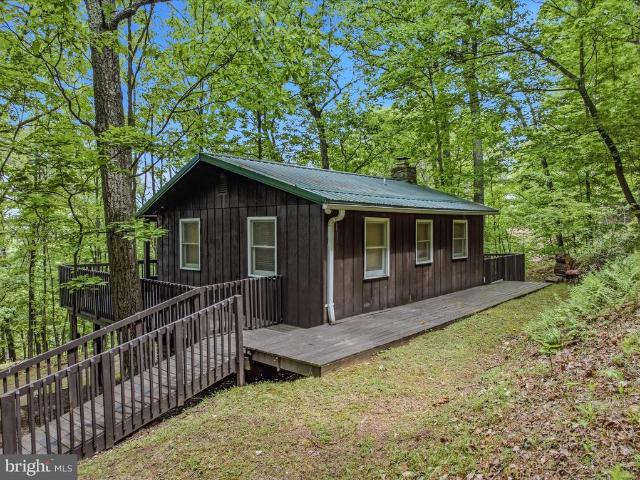House for sale in Berkeley Springs, West Virginia