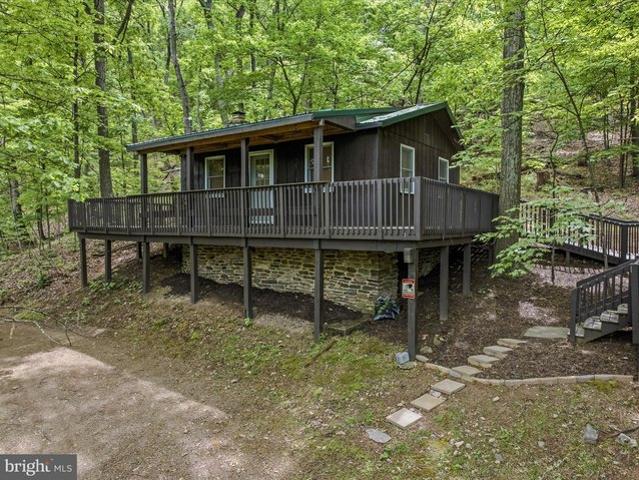 House for sale in Berkeley Springs, West Virginia