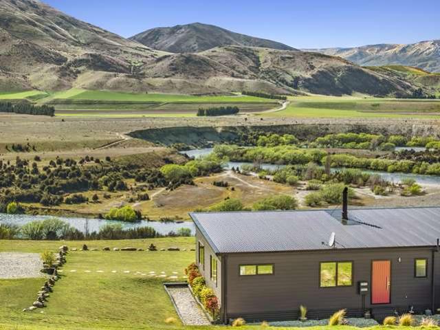 House for sale in Otakou
