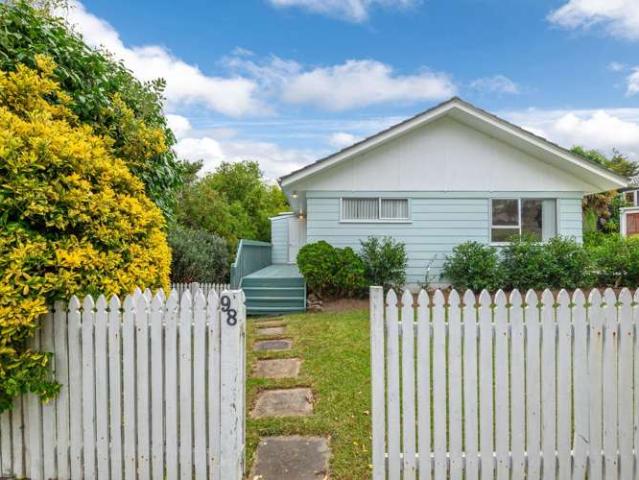 House for sale in Wairau Valley