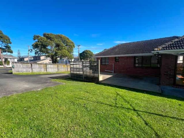House for rent in Blockhouse Bay, Oroua County