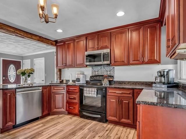 House for sale in Dracut, Massachusetts