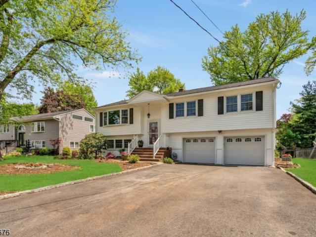 House for sale in Paramus, New Jersey