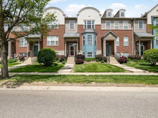 Townhouse for sale in Grayslake, Illinois