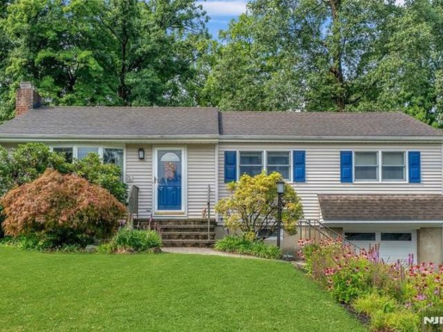 House for sale in Oakland, New Jersey