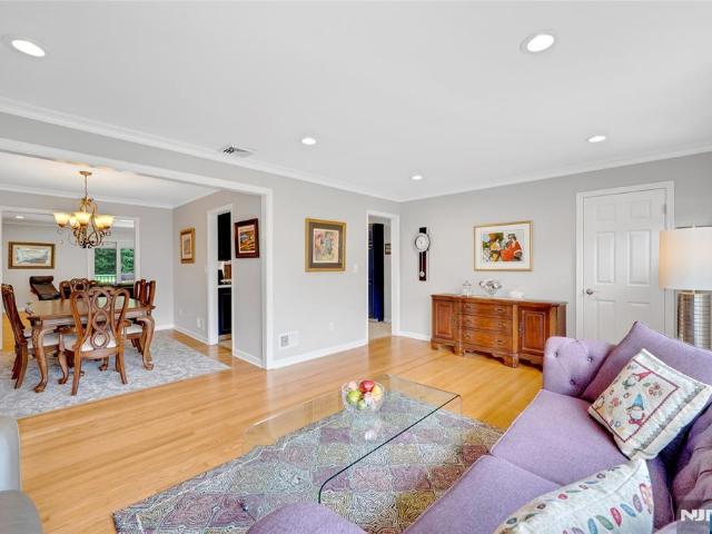 House for sale in Oakland, New Jersey