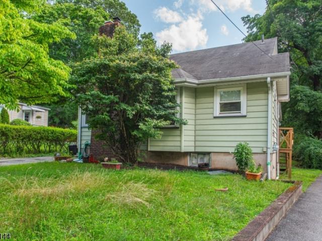 House for sale in Caldwell, New Jersey