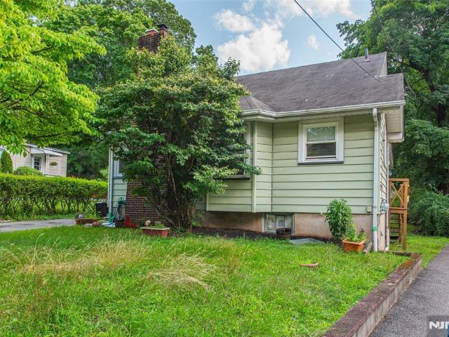 House for sale in Caldwell, New Jersey