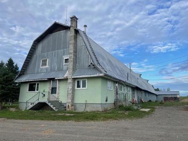 House for sale in Ontario