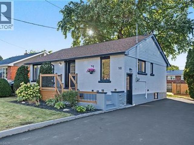 House for sale in Huntington, Hamilton