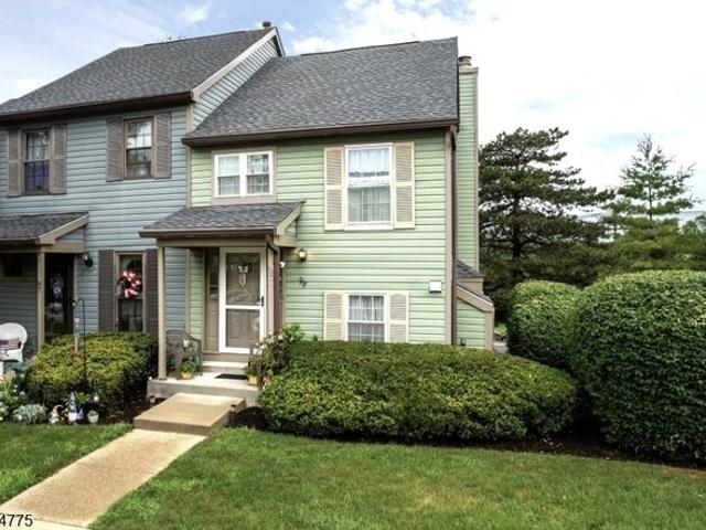Townhouse for sale in Allamuchy, New Jersey