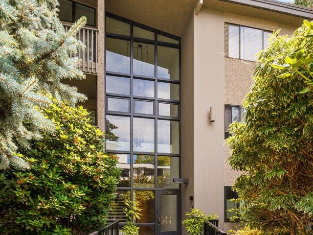 Condo for sale in Bellevue, Washington