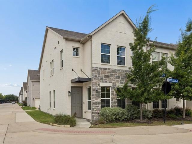 Townhouse for sale in Irving, Texas
