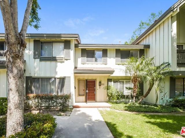 Townhouse for sale in South Gate, California