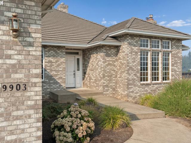 House for sale in Lone Elder, Canby