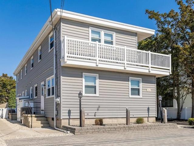 Townhouse for sale in Stone Harbor, New Jersey