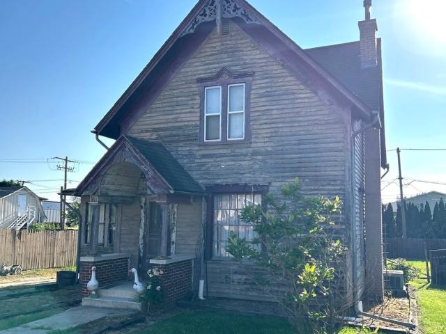 House for sale in Mchenry, Illinois