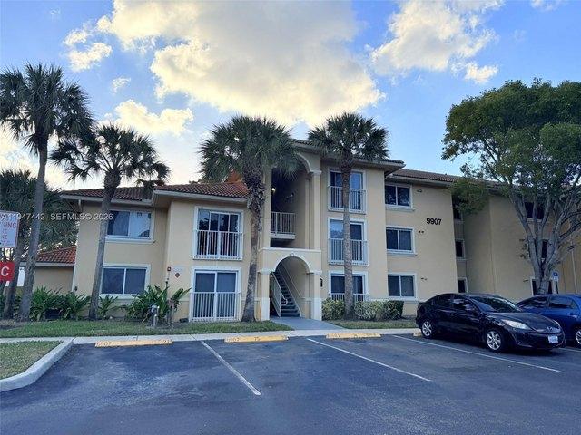 Condo for sale in Tamarac, Florida