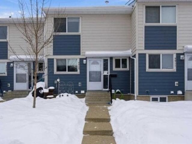 Townhouse for sale in Wedgewood, Alberta