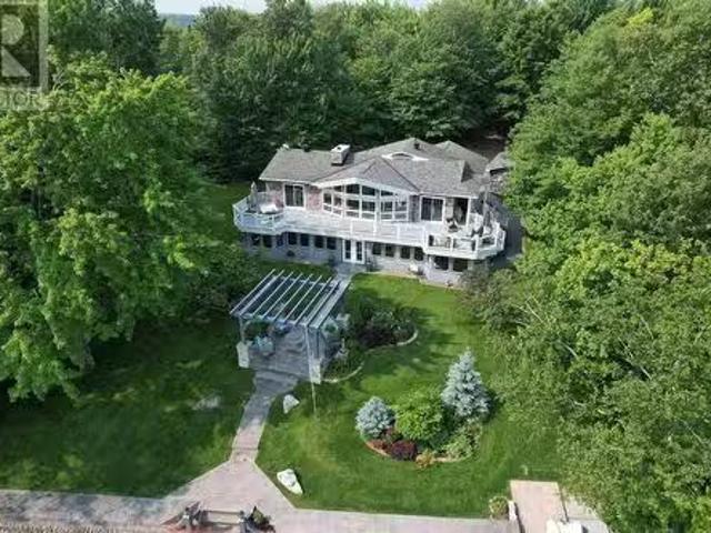 House for sale in Ontario