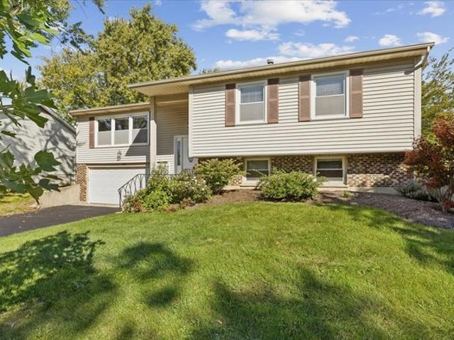 House for sale in Old Mill Grove, Lake Zurich