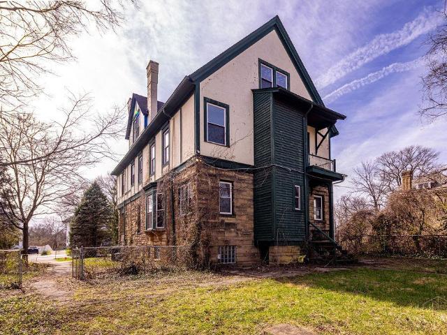 House for sale in Avondale, Roselawn