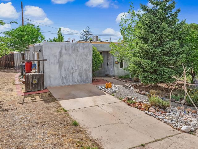 House for sale in Santa Fe, New Mexico