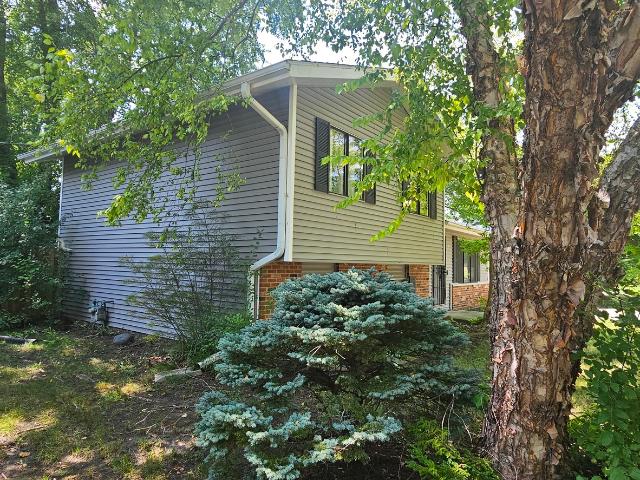 House for sale in Mchenry, Illinois